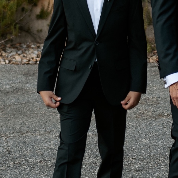 Jos A Bank boys 1905 black collection suit. - Picture 11 of 11